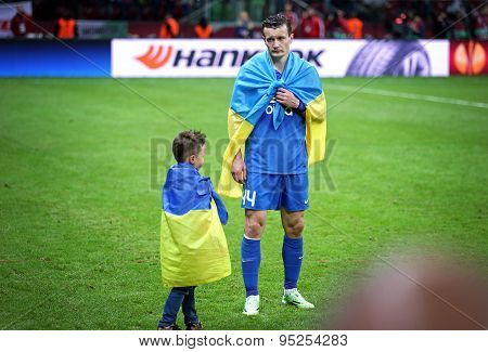 Artem Fedetskiy And His Son React After Fc Dnipro Loses The Final