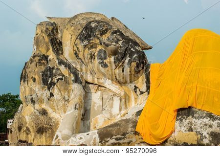 Teclining Buddha