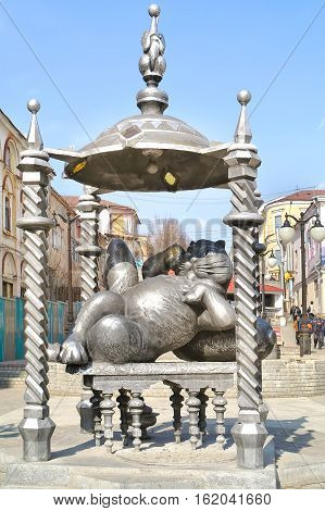 KAZAN RUSSIA - April 19.2010: Monument Cat Kazan in the historic center of the city on Baumana Street