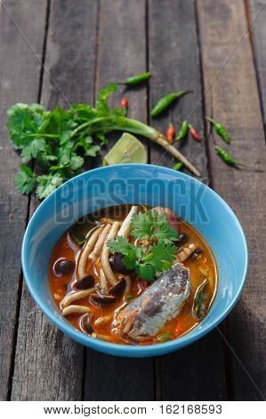 Thai Spicy Canned Sardines Salad with Yanagi Mutsutake