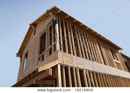 Maison Neuve sous Constructon cadre bois série