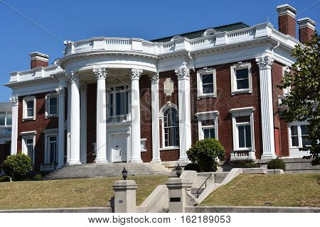 CHATTANOOGA, TN - OCT 5: The Faxon-Thomas Mansion, the original Hunter Museum of American Art, in Chattanooga, Tennessee, as seen on Oct 5, 2016. The museum includes the most complete collection of American art in the Southeast.