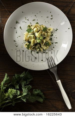 Orecchiette กับราปาดิ Cime