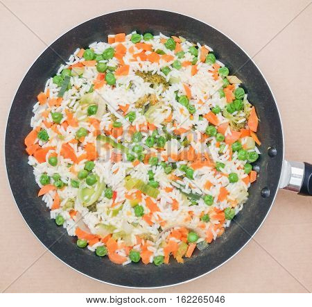 Zeleninove Rizoto In A Pan