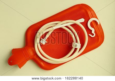 Esmarch Mug Red With Nuzzle And Hook