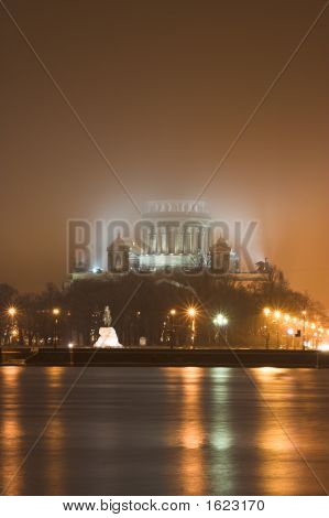 Catedral no nevoeiro