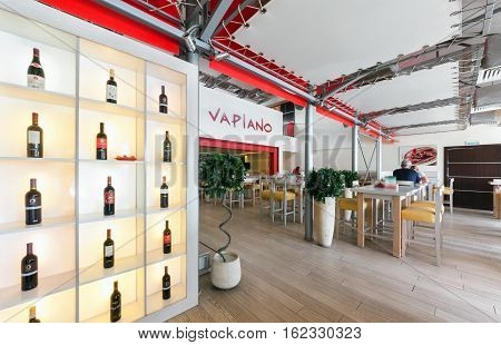 MOSCOW - AUGUST 2014: Interior of the international chain Italian restaurant home cuisine 