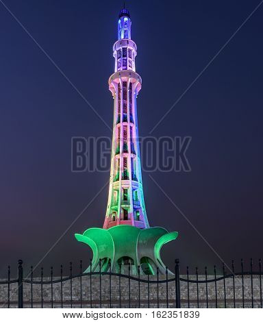 Minar-e-Pakistan is a public monument located in Iqbal Park Lahore Pakistan.