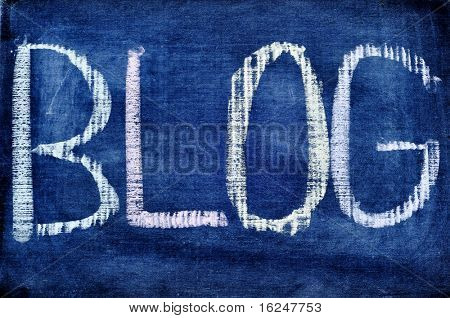 mot « blog », écrit à la craie sur un tableau noir