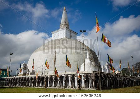 Ruwanweli seya Dagoba buddhist stupa tourist and pilgrimage site. Anuradhapura, Sri Lanka