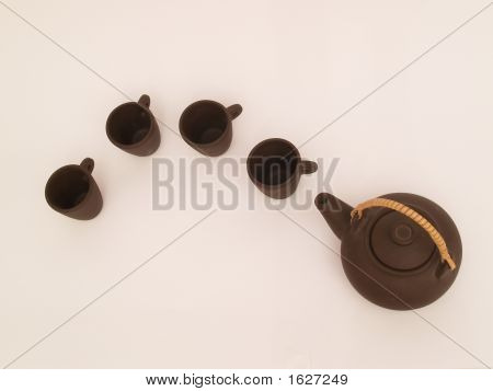 Oriental bule com xícaras