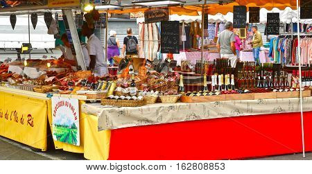Ars en Re France - september 26 2016 : the picturesque market in autumn