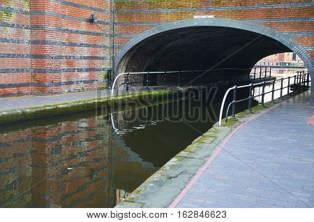 Briendley Place canals and bridge in Birmingham