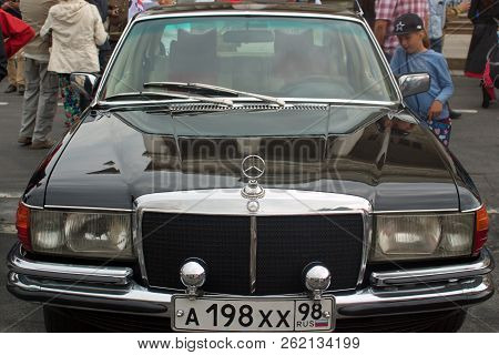 Saint Petersburg, Russia - August 25, 2018: Parade Of Old Cars To The 40th Anniversary Of The Newspa