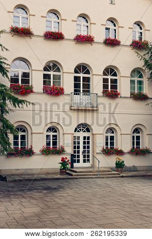 Bad Elster, Germany August 29, 2018: The Resort Architectural Ensemble Of Bad Elster With A Shady Pa