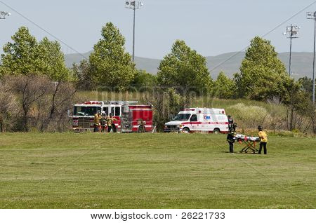 LIVERMORE, CA - 1 mai : Véhicules d'urgence sur les lieux d'un accident d'équitation le 1er mai 2010 dans Robert