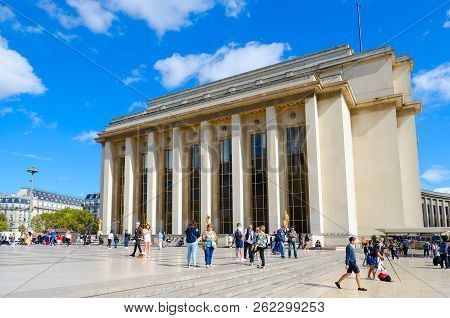 Paris, France - September 7, 2018: Unidentified Tourists Are On Place Du Trocadero Near Chaillot Pal