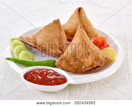 Punjabi Samosa, A Delicious Snack Food Stuffed With Vegetables And Spices