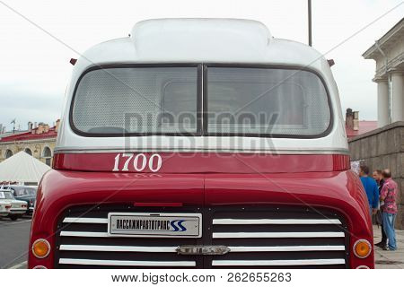 Saint Petersburg, Russia - August 25, 2018: Parade Of Old Cars To The 40th Anniversary Of The Newspa