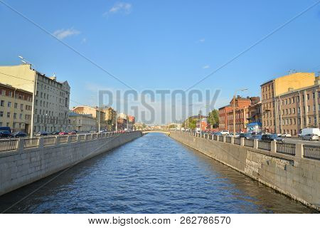St.petersburg, Russia - 20 September 2018: Obvodny Canal Is The Largest Canal In St. Petersburg At S