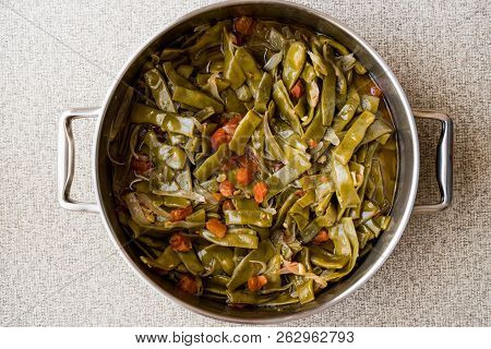 Turkish Green Beans With Olive Oil / Zeytinyagli Fasulye.