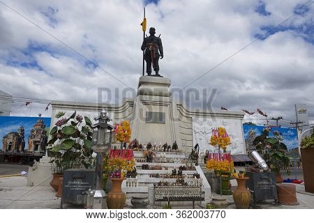 Surin, Thailand - November 16, 2013: Monument To The Founder Of Surin City Phaya Surin Phakdi Si Nar