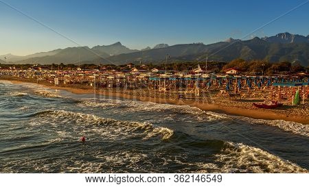 Amazing View In Forte Dei Marmi Beach
