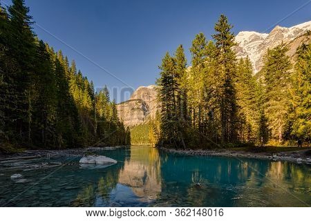 Mount Robson And Whitehorn Mountain, Kinney Lake, Jasper Alberta Kanada