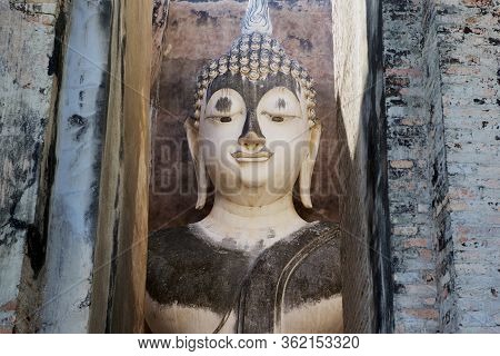 Sukhothai, Thailand - November 18, 2013: Head Of The Buddha Statue At Si Satchanalai Temple In Sukho