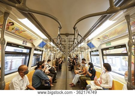 Rail Department Strictly Requires All Rail Passengers To Wear Face Masks And Leave Sufficient Space