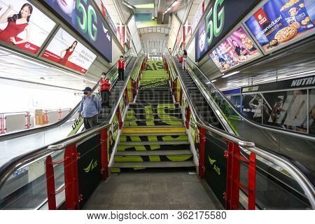 Rail Department Strictly Requires All Rail Passengers To Wear Face Masks And Leave Sufficient Space