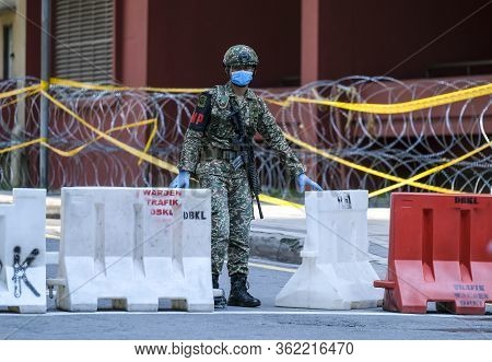 Malaysian Soldier Wearing Face Masks Authorities Locked Down