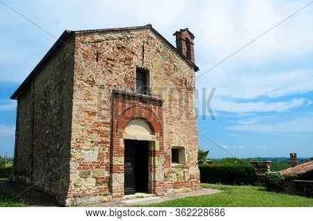Sant\'andrea Di Casaglio, Romanesque Church In Cerreto D\'asti, Italy