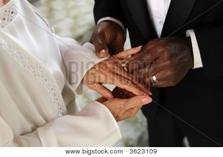 Üst düzey damat gelin halka kayma