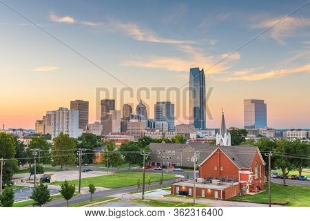 Oklahoma City, Oklahoma, USA downtown skyline at twilight.