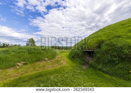Knowth Neolithic Passage Mound Tombs In Boyne Valley, Ireland