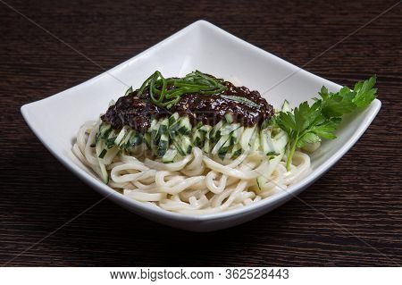 Zha Jiang Mian.