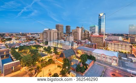 Oklahoma City, Oklahoma, USA downtown skyline at twilight.