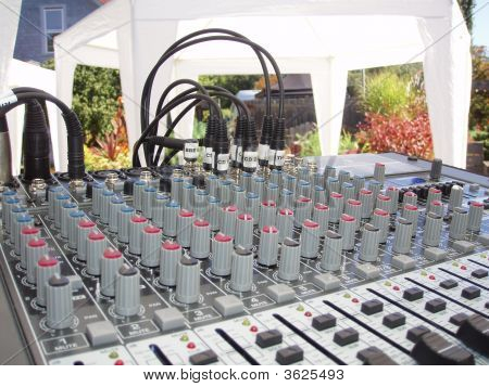 Mixer de áudio