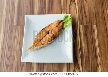 King Mackerel Fried, Indo-pacific King Mackerels, Spotted Mackerels.  Fried Fillet Of Mackerel Slide