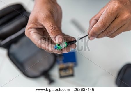Optical Fiber Installation With Digital Fiber Optical Fusion Spl. High Precision Fiber Optic Cleaver
