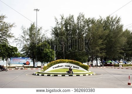 Songkhla, Thailand - August 17 : Road At Samila Beach For Thai People And Foreigner Travelers Travel