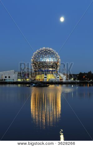 Geodéziai Dome, a tudományos világban, Vancouver éjszakai jelenet