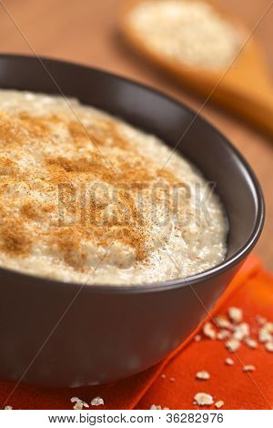 Ovesné kaše se skořicí