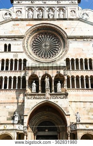 Cremona, Italy - Circa September 2018. Beautiful Architecture Of Catholic Church (cattedrale Di Crem