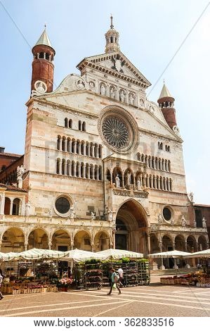 Cremona, Italy - Circa September 2018. Beautiful Architecture Of Catholic Church (cattedrale Di Crem