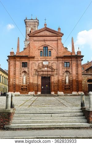 Cremona, Italy - Circa September 2018. Beautiful Architecture Of Catholic Church (chiesa Dei Santi O