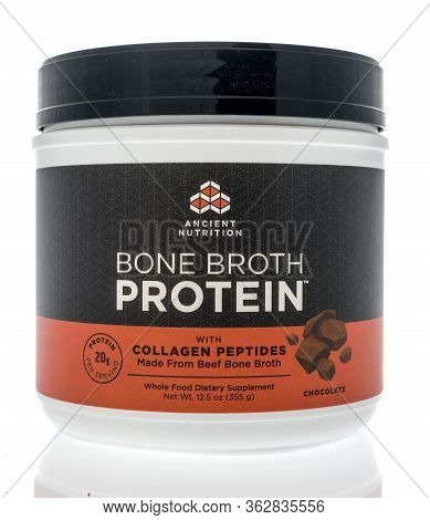 Winneconne,  Wi - 23 April 2020:  A Bottle Of Ancient Nutrition Bone Broth Protein With Collagen Pep