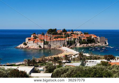Isola di Sveti Stefan (St. Stefan) nel mare Adriatico, Montenegro