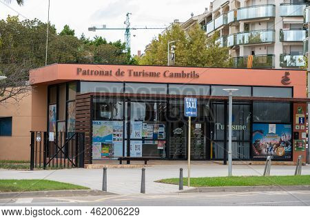 Cambrils, Spain : 2022 September 10 : Panorama At The End Of Summer In The Tourist City Of Cambrils 